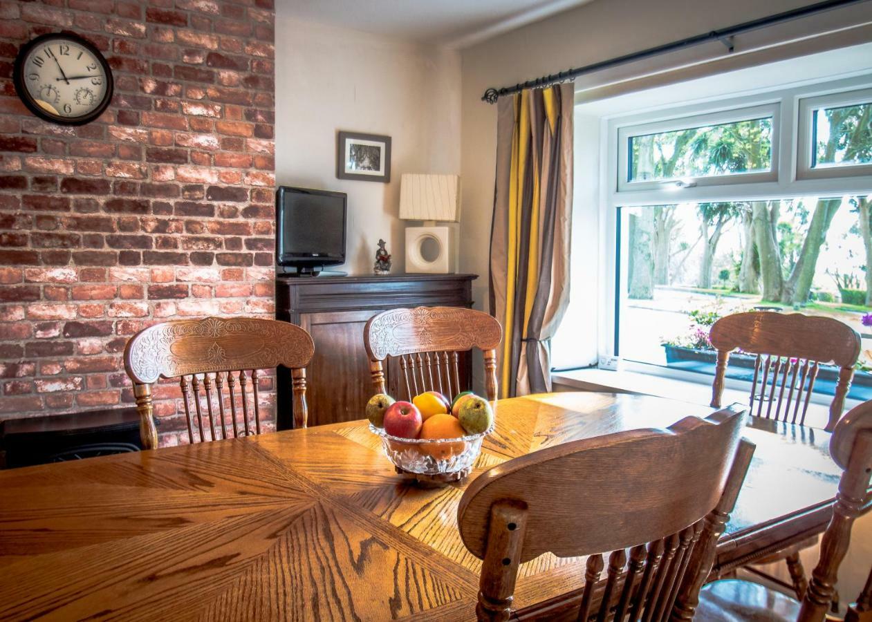 Mallard Cottage Whitehead Ngoại thất bức ảnh